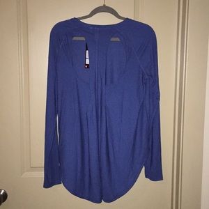 Blue long sleeve workout top for yoga gym